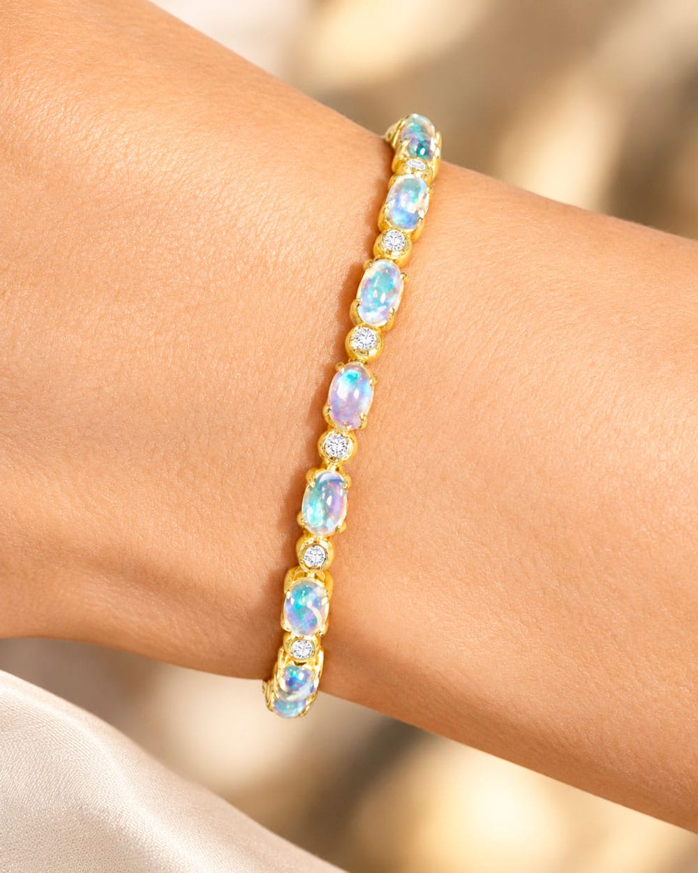 Suzy Landa Bracelets 9.86ct Moonstone .36ct  Dia. 18k Bracelet