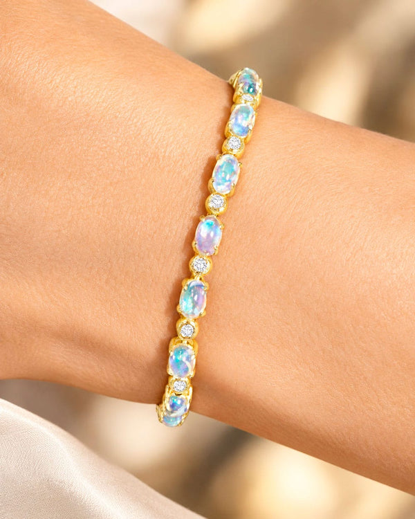 Suzy Landa Bracelets 9.86ct Moonstone .36ct  Dia. 18k Bracelet